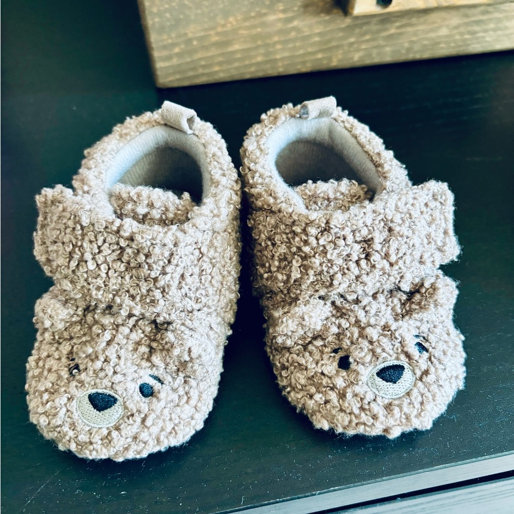 Baby bear booties, 9-12 mo, new
